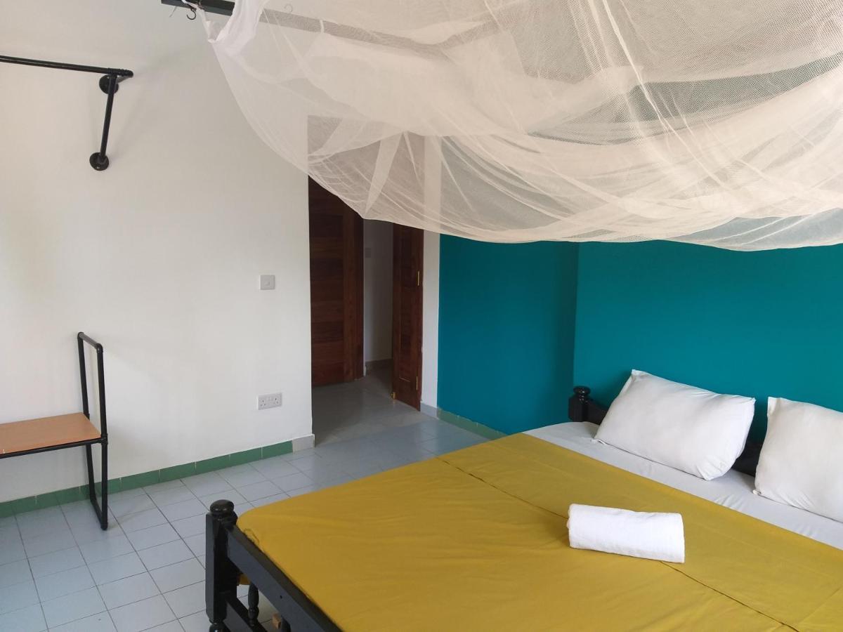 Cefa Hostel Dar es Salaam Esterno foto