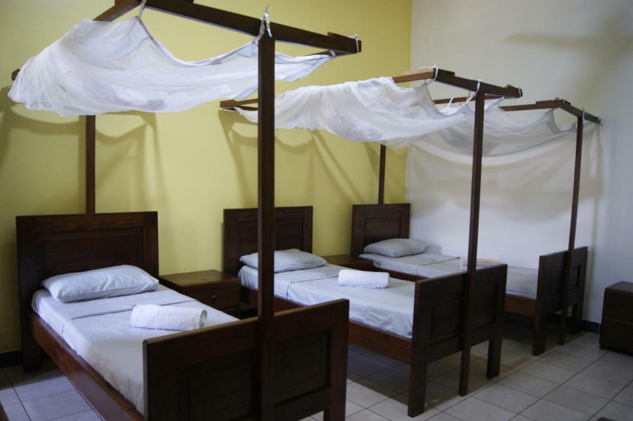 Cefa Hostel Dar es Salaam Esterno foto