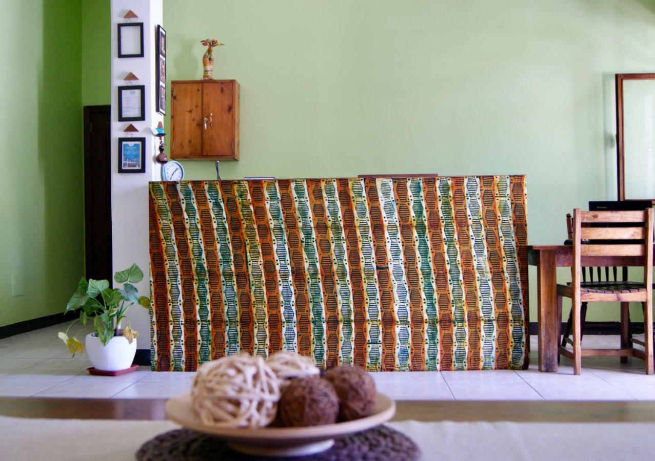 Cefa Hostel Dar es Salaam Esterno foto